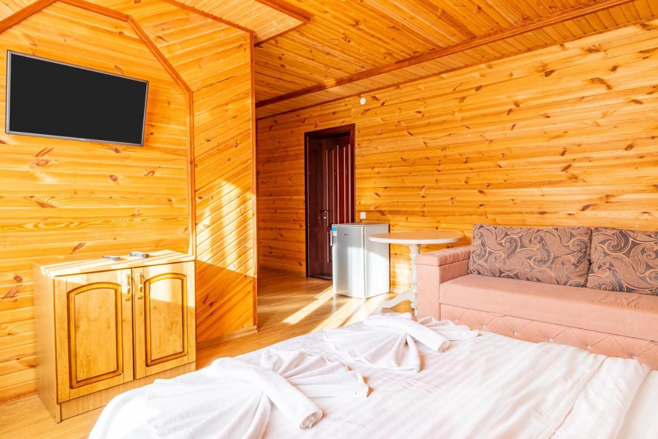 Zeleniy Bir Hotel Boekovel Buitenkant foto