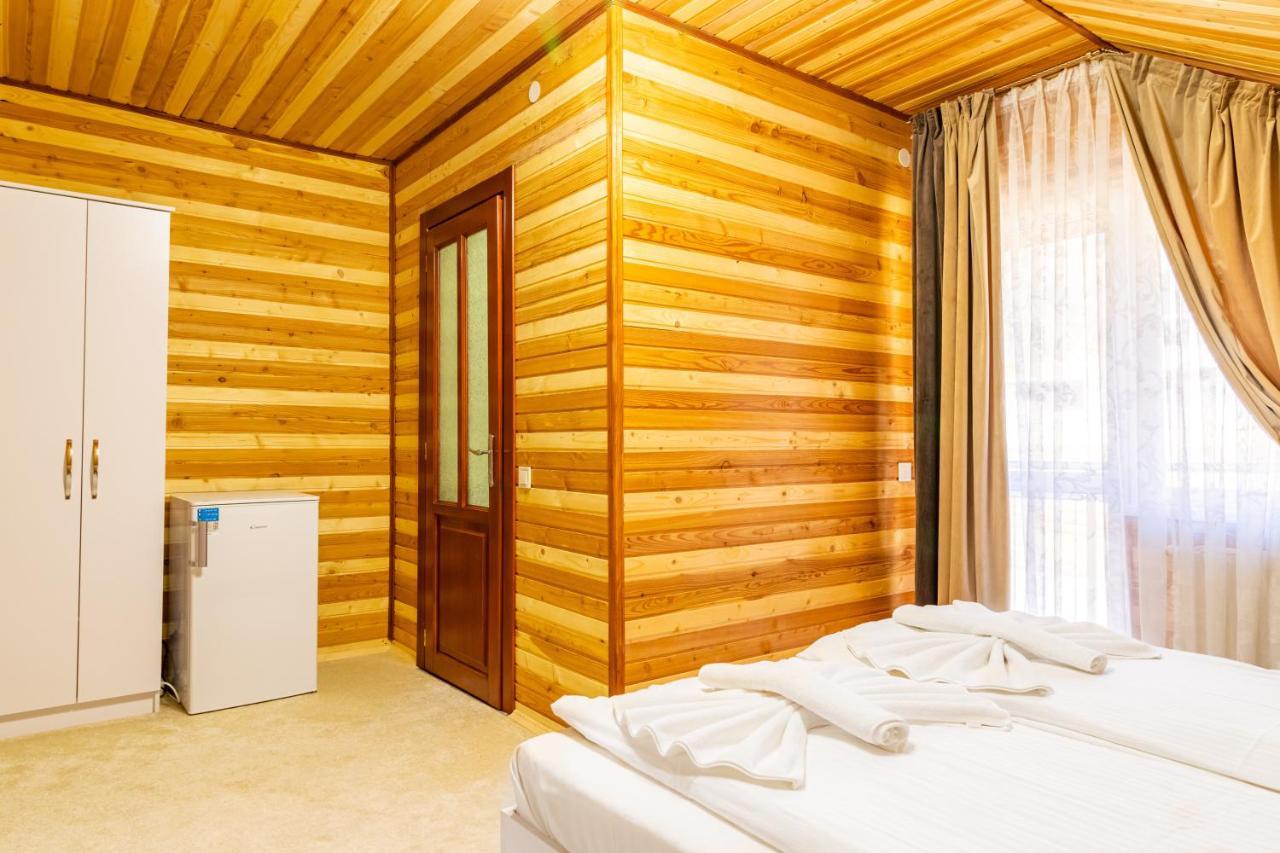 Zeleniy Bir Hotel Boekovel Buitenkant foto