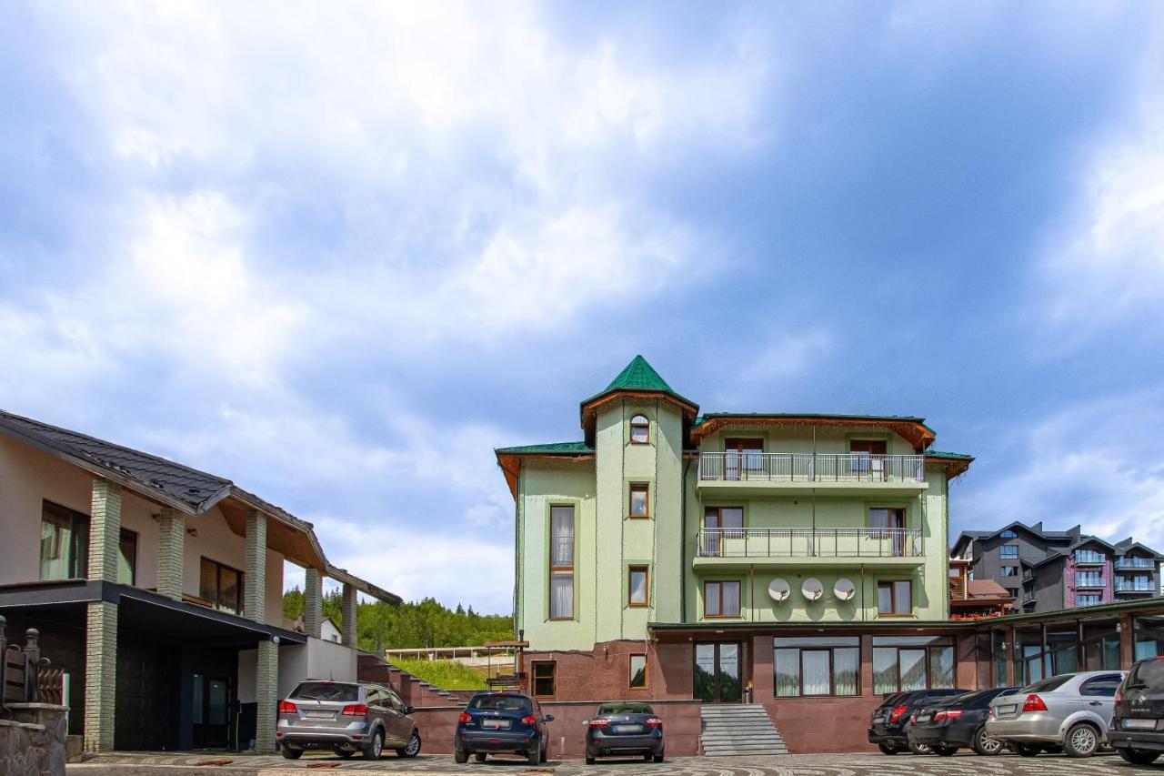 Zeleniy Bir Hotel Boekovel Buitenkant foto