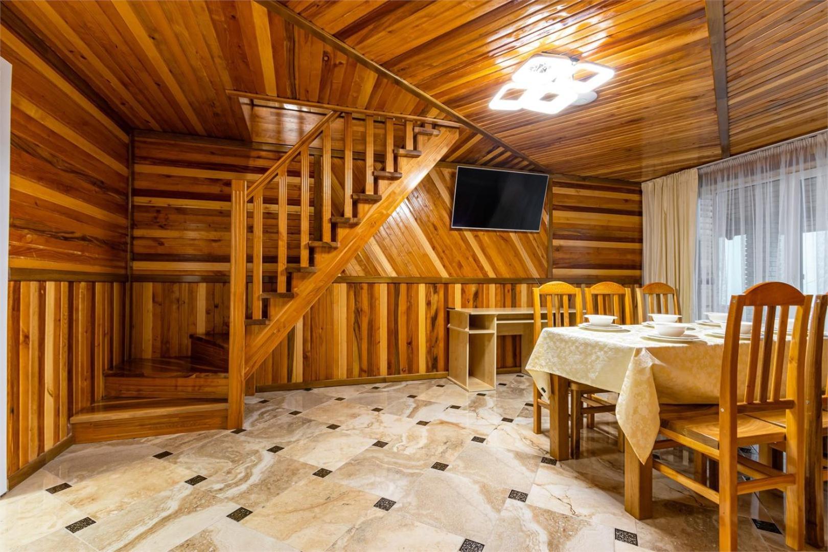 Zeleniy Bir Hotel Boekovel Buitenkant foto