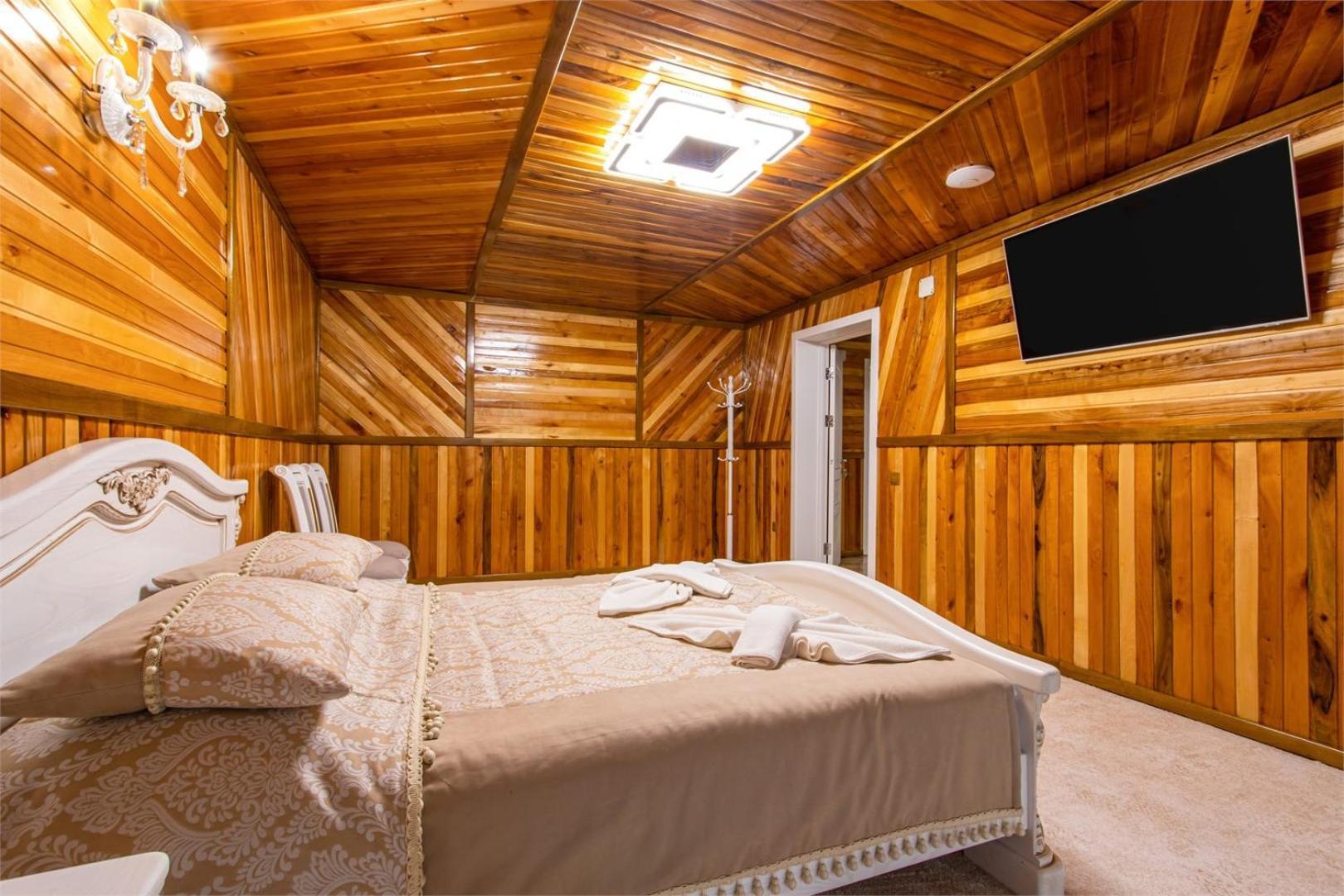 Zeleniy Bir Hotel Boekovel Buitenkant foto