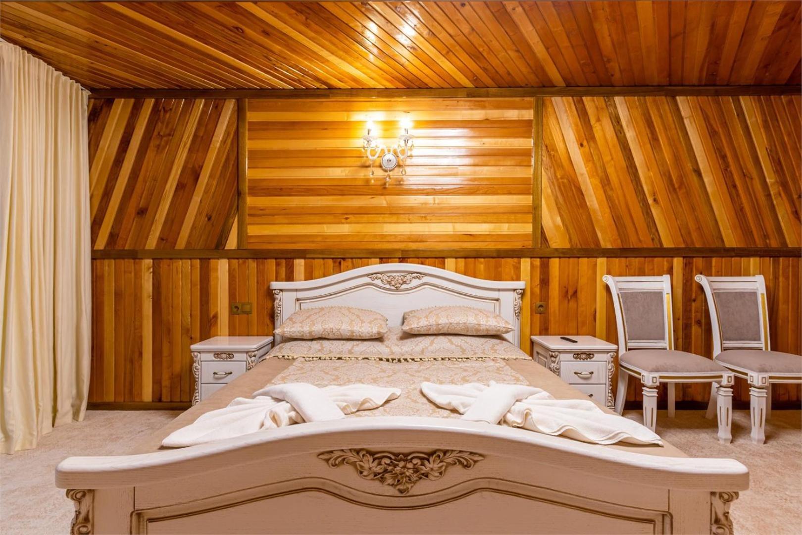 Zeleniy Bir Hotel Boekovel Buitenkant foto