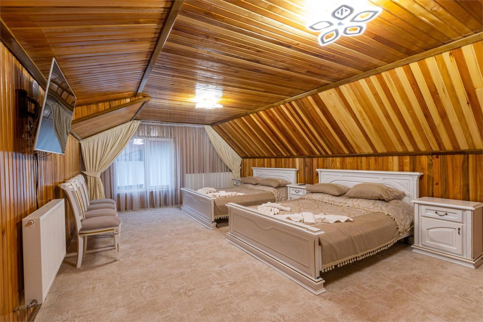 Zeleniy Bir Hotel Boekovel Buitenkant foto